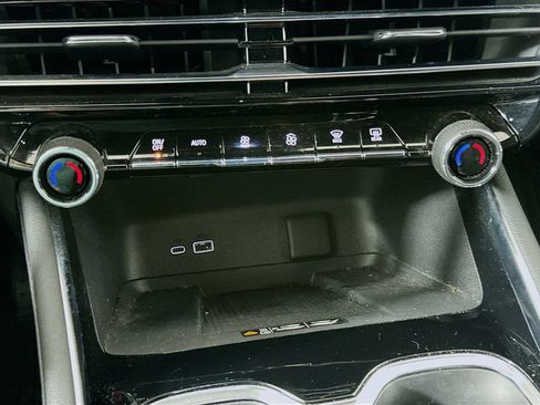 Used 2024 Chevrolet Traverse LT w/ LPO, Floor Liner Package FWD image 16