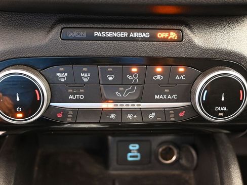 Used 2022 Ford Escape Titanium AWD/4WD image 33