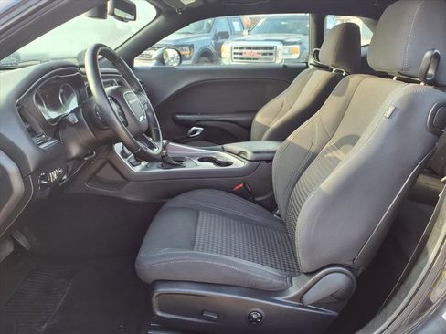 Used 2019 Dodge Challenger SXT image 16