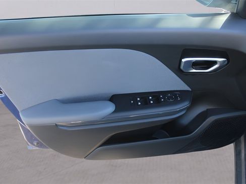 Used 2025 Kia K4 EX image 10