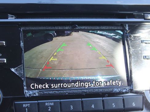 Used 2015 Nissan Rogue S image 31