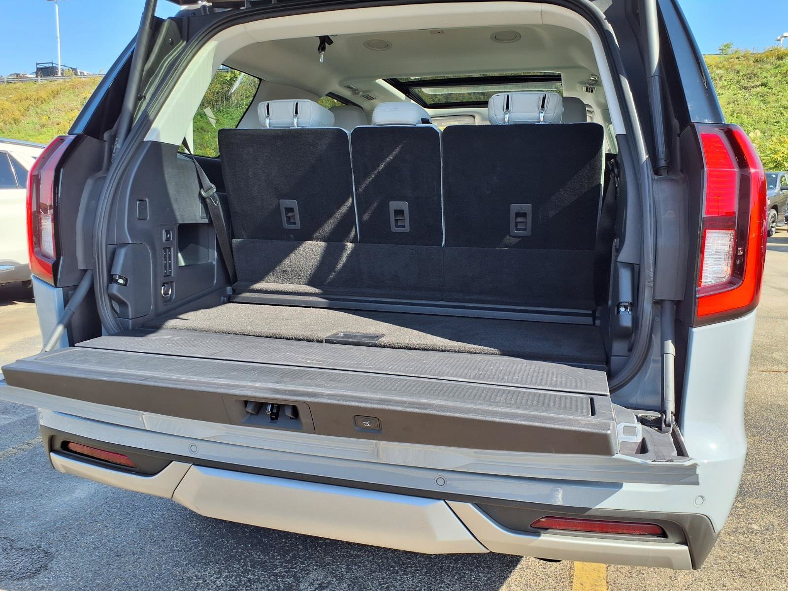 Used 2025 Ford Expedition Platinum AWD/4WD image 13