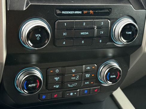 Used 2019 Ford F150 Lariat w/ Equipment Group 502A Luxury image 23