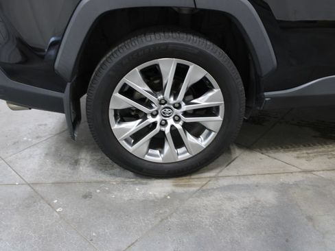 Used 2020 Toyota RAV4 XLE Premium AWD/4WD image 36