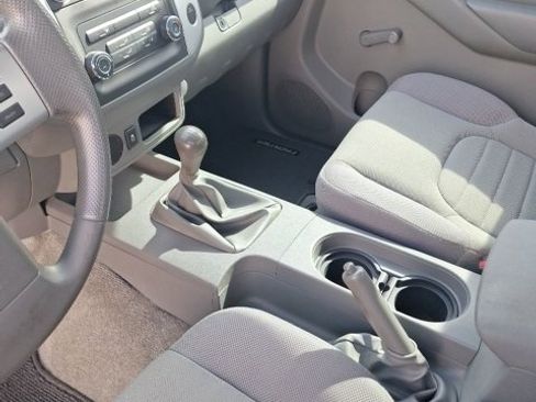 Used 2014 Nissan Frontier S w/ S Preferred Package image 9