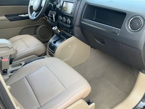 Used 2011 Jeep Compass Sport FWD image 43