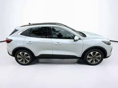 Used 2025 Ford Escape Platinum AWD/4WD image 10