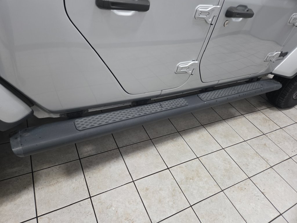Used 2023 Jeep Gladiator Sport AWD/4WD image 13
