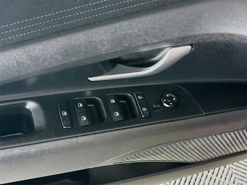 Used 2024 Hyundai Elantra SEL image 24