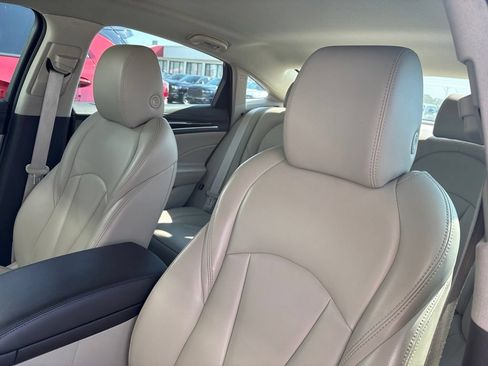 Used 2017 Buick LaCrosse Preferred FWD image 9