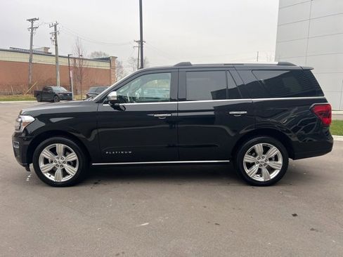 Used 2024 Ford Expedition Platinum image 8