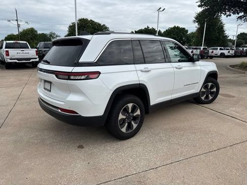 Used 2022 Jeep Grand Cherokee Limited 4xe w/ Luxury Tech Group II AWD/4WD image 6