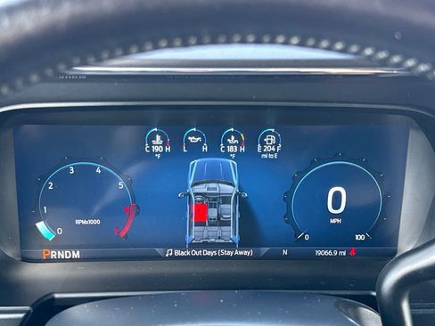 Used 2024 Ford F250 Lariat w/ Chrome Package image 18