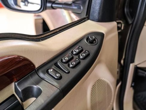Used 2007 Ford F550 4x4 Crew Cab Super Duty image 42