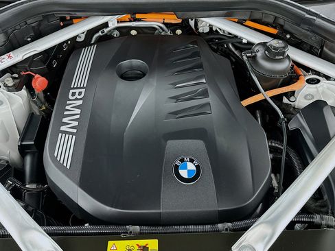 Used 2024 BMW X5 xDrive50e w/ Executive Package image 33