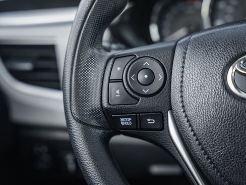 Used 2016 Toyota Corolla LE image 24