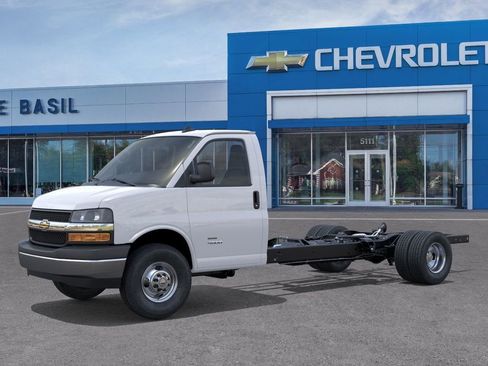 New 2026 Chevrolet Express 3500 w/ Power Convenience Package RWD image 2