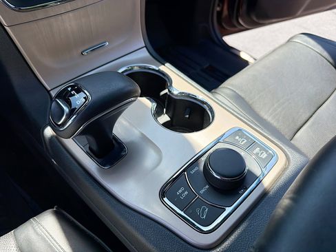 Used 2015 Jeep Grand Cherokee Summit AWD/4WD image 11