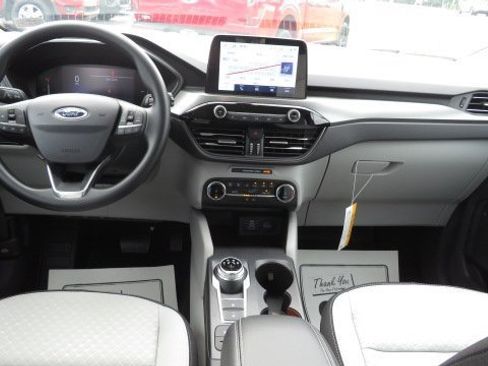 New 2025 Ford Escape Active image 2