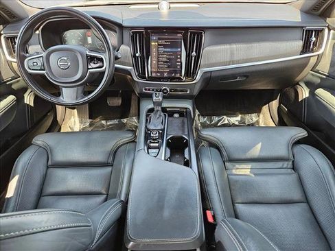 Used 2021 Volvo V90 T6 Inscription image 19