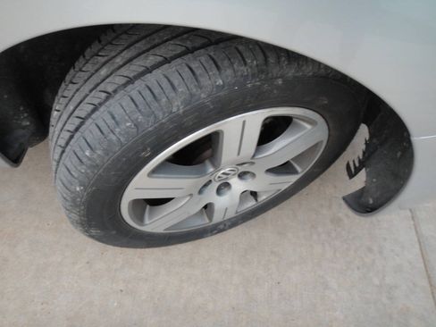 Used 2006 Volkswagen Beetle Coupe w/ Package 1 FWD image 19
