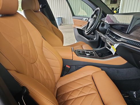 New 2026 BMW X5 xDrive40i w/ Premium Package AWD/4WD image 10