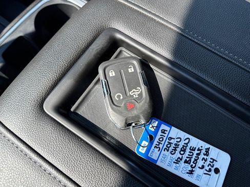 Used 2019 Chevrolet Silverado 1500 LTZ w/ LTZ Plus Package AWD/4WD image 15