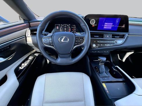 Used 2025 Lexus ES 350 w/ Premium Package FWD image 5