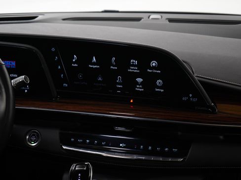 Used 2021 Cadillac Escalade Premium Luxury w/ LPO, Illumination Package AWD/4WD image 18