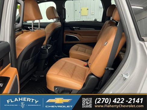 Used 2025 Kia Telluride EX X-Line AWD/4WD image 11