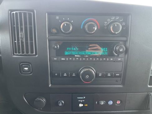 Used 2023 GMC Savana 2500 w/ Driver Convenience Package image 4