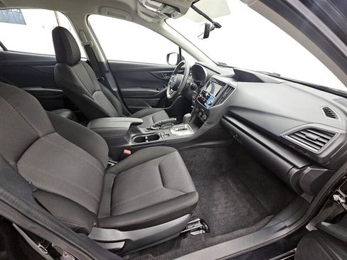 Used 2018 Subaru Impreza 2.0i Premium image 12