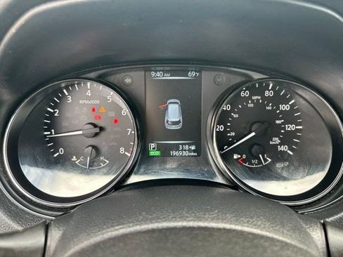 Used 2017 Nissan Rogue S FWD image 15