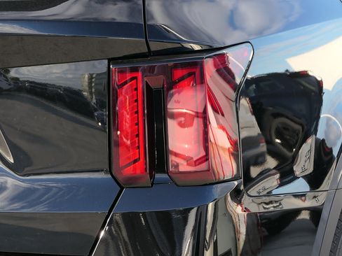 New 2026 Kia Sorento S FWD image 3