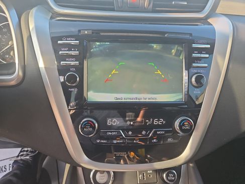 Used 2018 Nissan Murano S image 18