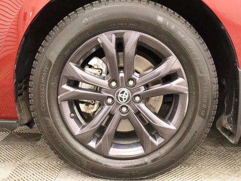 Used 2024 Toyota Sienna XSE w/ XSE Plus Package AWD/4WD image 17