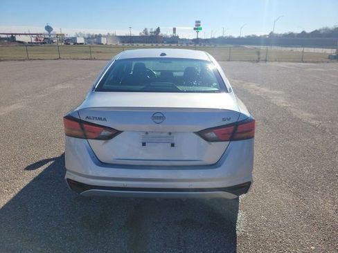 Used 2024 Nissan Altima 2.5 SV image 23