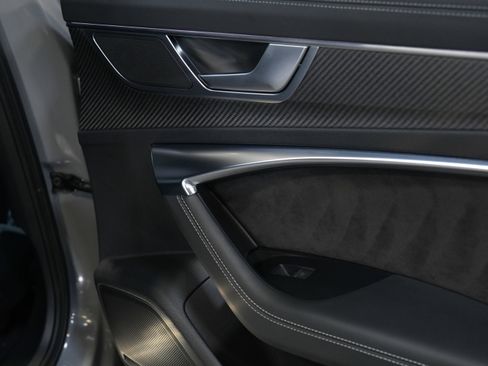 Used 2021 Audi RS 6 AVANT WAGON 4D image 31