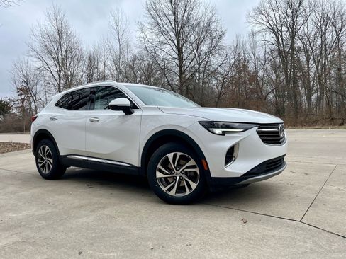 Used 2023 Buick Envision Essence image 1