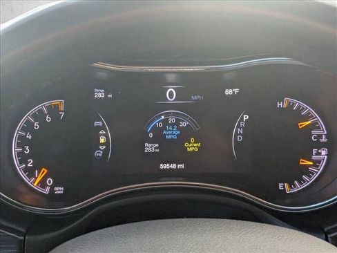 Used 2020 Jeep Grand Cherokee Laredo image 9