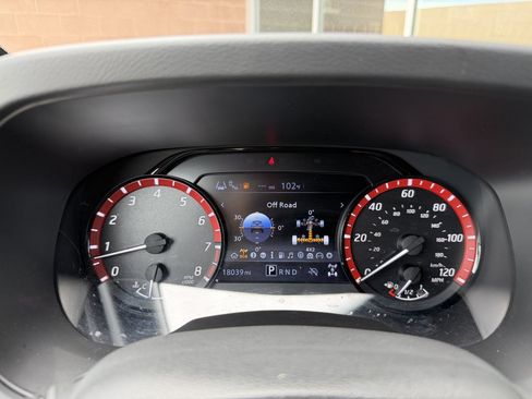Used 2025 Nissan Frontier PRO-4X AWD/4WD image 18