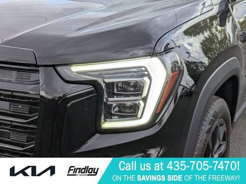 Used 2025 GMC Terrain Elevation w/ Elevation Premium Package AWD/4WD image 10