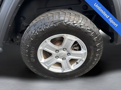 Used 2021 Jeep Wrangler Unlimited Sport AWD/4WD image 31