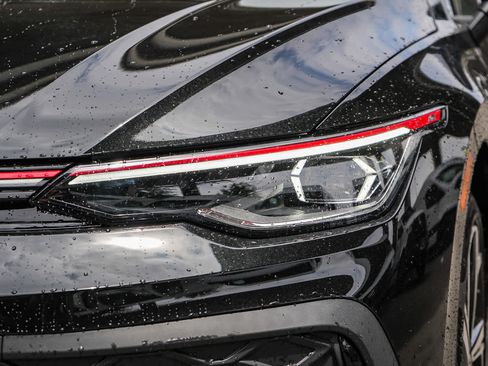 New 2026 Volkswagen GTI SE FWD image 10