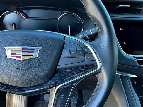 Used 2020 Cadillac XT5 Premium Luxury image 17