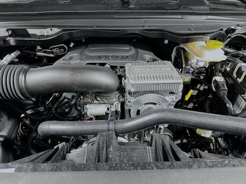 New 2026 RAM 1500 4x4 Crew Cab image 18