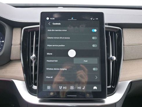 New 2026 Volvo XC90 T8 Plus w/ Protection Package Premier image 19