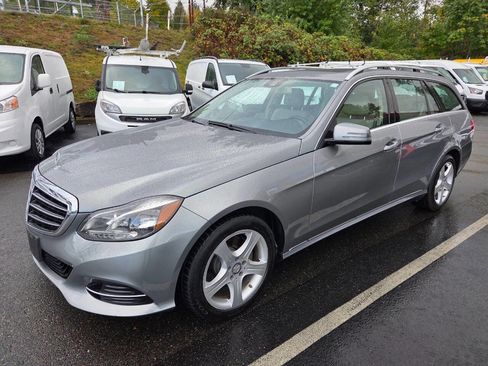 Used 2014 Mercedes-Benz E 350 4MATIC Wagon image 3