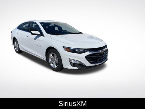 Used 2024 Chevrolet Malibu LT image 3