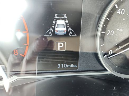 New 2025 Nissan Versa SR w/ Trunk Package image 29